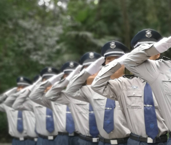 銀行安保體系通常涵蓋物理防護(hù)、人員管理、技術(shù)防控、應(yīng)急處置